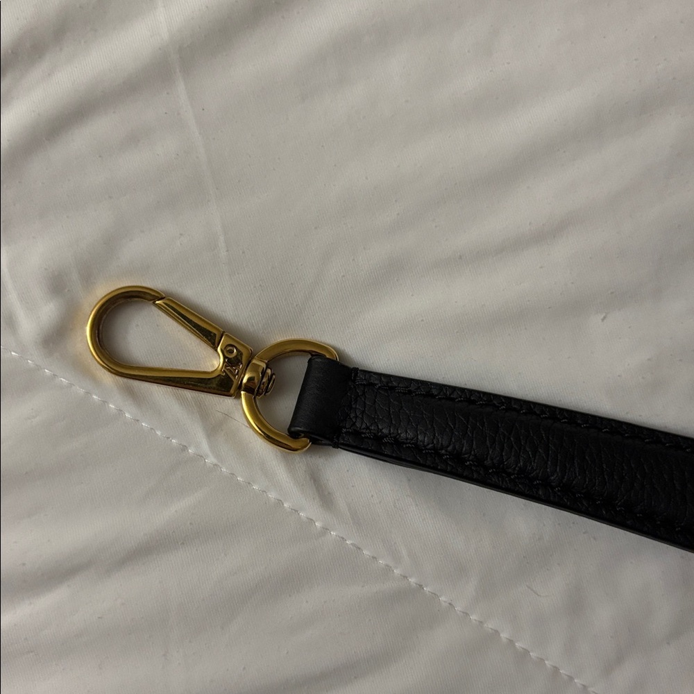 Louis Vuitton Lock Me Bucket bag - Picture 7 of 14